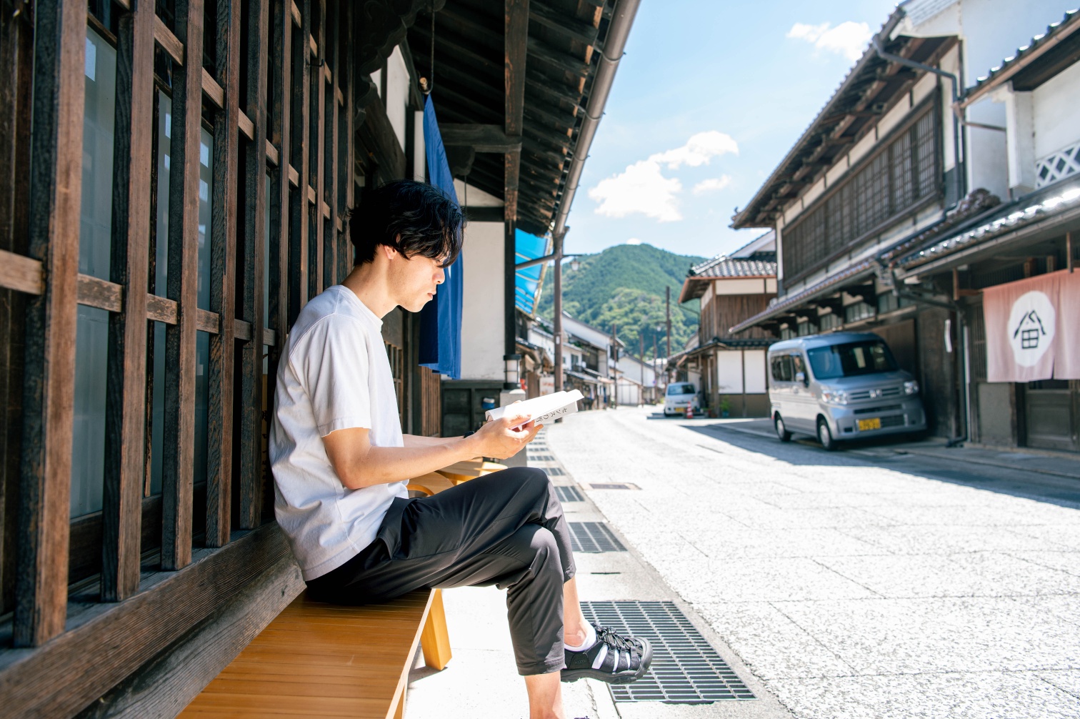 静かな町で、心を整える朝